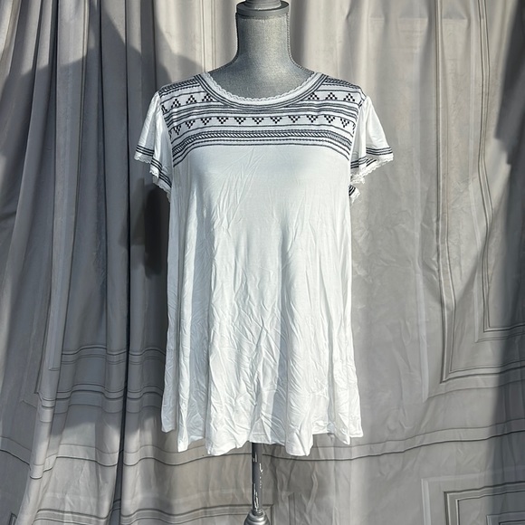 Torrid Super Soft Knit Top - Size 1 - NWT - Picture 1 of 6
